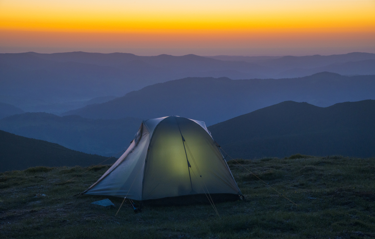 A cluster of Forest Service campgrounds rings Dillon Reservoir; dispersed sites fill the surrounding national forest.